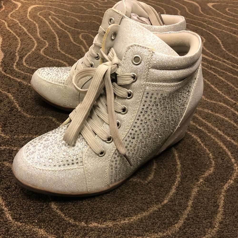 Women’s Metallic Rhinestone Wedge Sneaker Silver 9
